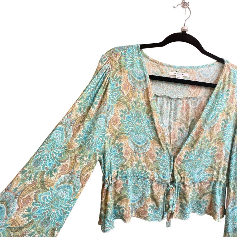 NWT O'NEILL Alena Tie Front Top, size Large - Picture 3 of 12